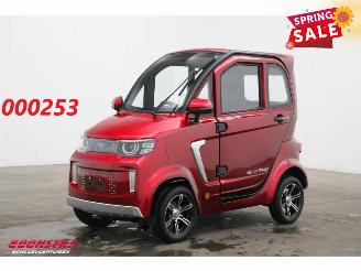 Vaurioauto  microcars Motion  Mirage 2.0 LED Leder LMV 18 km!! 2025