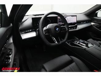 BMW 5-serie Touring 520i M-Sport Night Pano ACC Memory H/K 360° picture 27