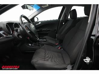 Alfa Romeo Giulietta 1.4 T Distinctive 170 PK Bluetooth Clima Cruise PDC picture 8