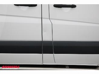 Volkswagen Crafter 2.0 TDI L2-H1 Navi Airco Cruise PDC picture 5