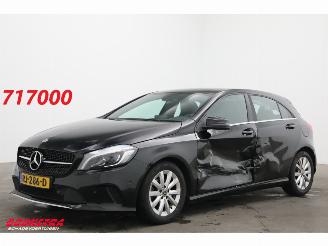 Vaurioauto  passenger cars Mercedes A-klasse 180 d Business Solution Navi Airco Cruise SHZ PDC 2017/11