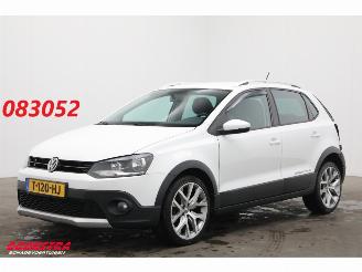 Damaged car Volkswagen Polo 1.0 Cross Bluetooth Airco 2016/8