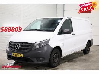 krockskadad bil bedrijf Mercedes Vito 111 CDI Functional Lang Navi Airco Cruise Camera PDC AHK 2019/9