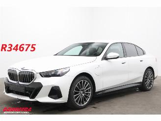 krockskadad bil auto BMW 5-serie 550e xDrive M-Sport 360° Memory Leder LED SHZ 2024/1