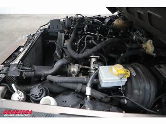 Landrover Defender 2.4 TD HT 110" E 4WD 6-Pers Leder Airco AHK picture 16