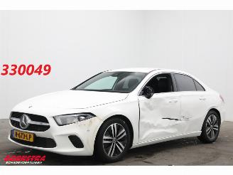 krockskadad bil auto Mercedes A-klasse 180 7G-Tronic LED Leder Navi Cruise Camera SHZ AHK 2021/11