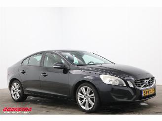 Volvo S-60 2.4 D5 Kinetic Leder Navi Clima Cruise PDC AHK picture 2