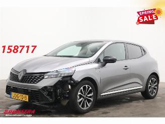 krockskadad bil auto Renault Clio 1.6 E-Tech Full Hybrid 145 techno LED Apple/Anrdoid Navi Cruise Camera 2025/9