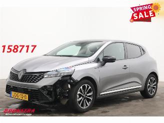 Damaged car Renault Clio 1.6 E-Tech Full Hybrid 145 techno LED Apple/Anrdoid Navi Cruise Camera 2025/9