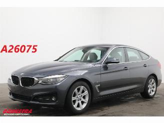 Tweedehands auto BMW 3-serie 318d SportLine Leder HUD Navi Clima Cruise Camera SHZ 49.849 km! 2016/7