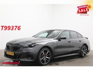 krockskadad bil auto BMW 5-serie 530e M-Sport Pro Leder ACC H/K Camera SHZ 2024/12