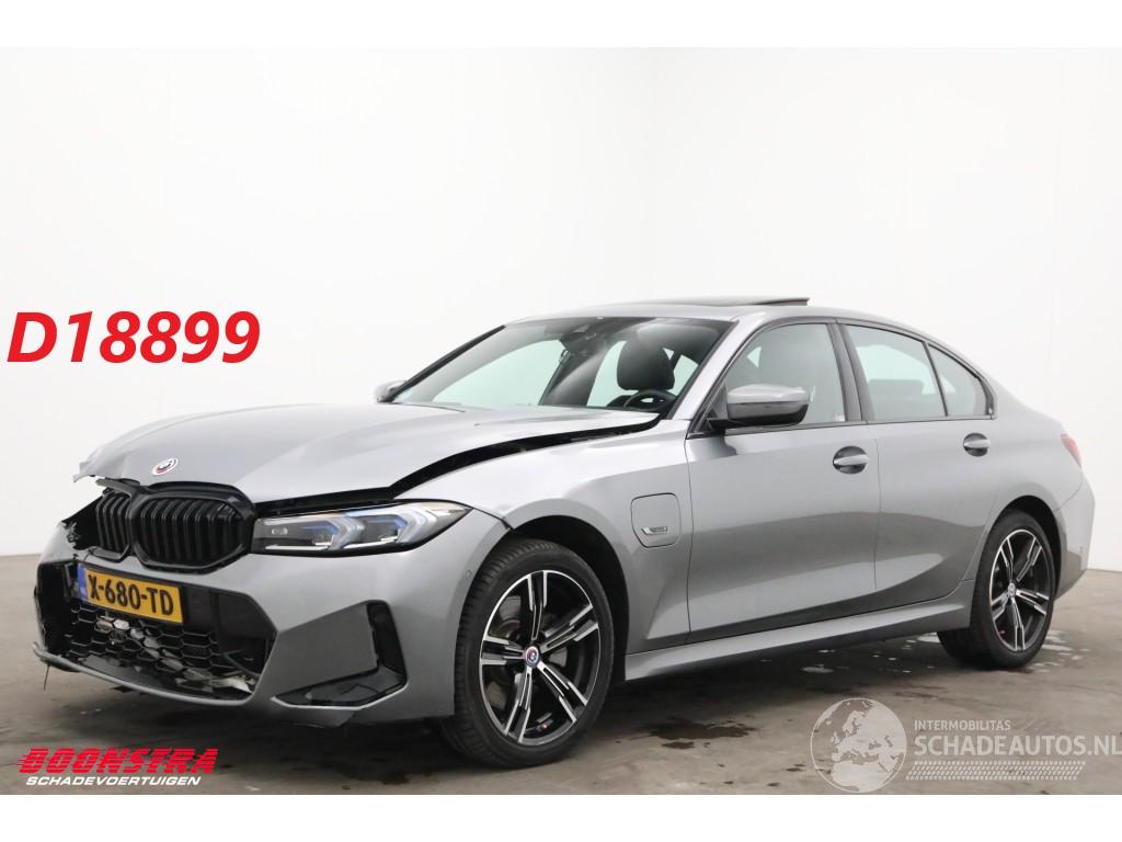 BMW 3-serie 330E M-Sport Schuifdak H/K Memory HUD LRHZ Camera AHK