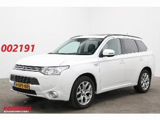 Damaged car Mitsubishi Outlander 2.0 PHEV Instyle 4WD Schuifdak Leder Cruise Camera SHZ AHK 2013/11