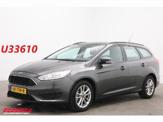 Vaurioauto  passenger cars Ford Focus 1.0 Trend Navi Airco Cruise PDC 2017/2