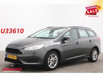 krockskadad bil auto Ford Focus 1.0 Trend Navi Airco Cruise PDC 2017/2