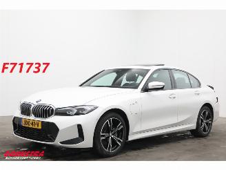 Voiture accidenté BMW 3-serie 330e M-Sport Schuifdak Leder LED Navi Clima Cruise Camera SHZ 2025/9