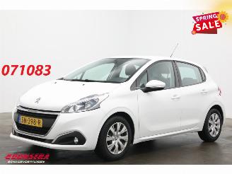 occasion passenger cars Peugeot 208 1.6 BlueHDi Blue Lease Navi Airco Cruise 172.500 km! 2018/7