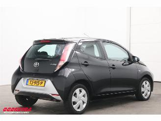 Toyota Aygo 1.0 VVT-i x-play Aut. Airco Camera Bluetooth 98.797 km! picture 3