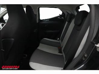 Toyota Aygo 1.0 VVT-i x-play Aut. Airco Camera Bluetooth 98.797 km! picture 11