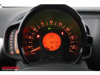 Toyota Aygo 1.0 VVT-i x-play Aut. Airco Camera Bluetooth 98.797 km! picture 14