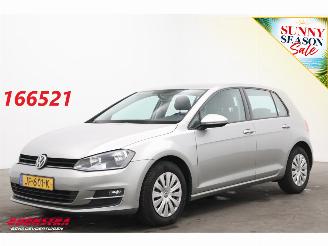 Vrakbiler auto Volkswagen Golf 1.6 TDI Trendline BlueMotion Navi Bluetooth Airco Cruise 2016/3