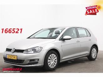 occasion passenger cars Volkswagen Golf 1.6 TDI Trendline BlueMotion Navi Bluetooth Airco Cruise 2016/3