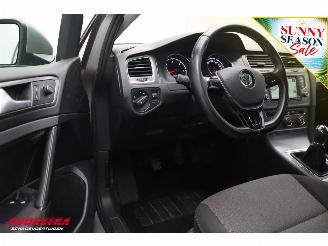 Volkswagen Golf 1.6 TDI Trendline BlueMotion Navi Bluetooth Airco Cruise picture 10