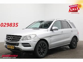 Vaurioauto  passenger cars Mercedes M-klasse 350 4Matic Schuifdak Memory BiXenon Camera SHZ AHK 2012/2