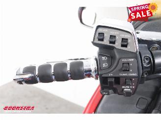 Honda GL 1800 Gold Wing GL 1800 Gold Wing Dual C-ABS Deluxe Cruise Radio Reverse picture 21