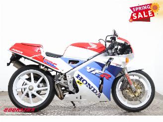 Honda VFR 400 R picture 7