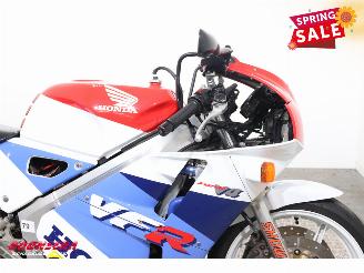 Honda VFR 400 R picture 15