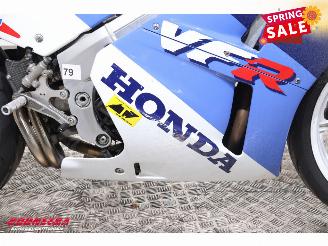 Honda VFR 400 R picture 12