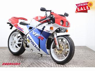 Honda VFR 400 R picture 2
