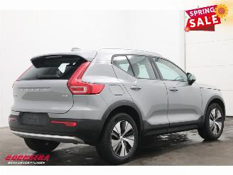 Volvo XC40 2.0 B3 Core LED Leder Apple/Android Camera SHZ LRHZ 9.766 km! picture 3