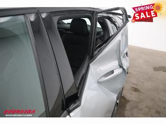 Volvo XC40 2.0 B3 Core LED Leder Apple/Android Camera SHZ LRHZ 9.766 km! picture 6