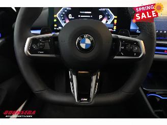 BMW 5-serie Touring 520d M-Sport Pro Pano LED ACC HUD 360° Memory H/K Ventilatie picture 22