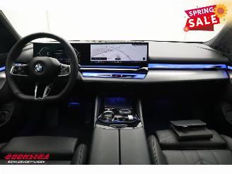 BMW 5-serie Touring 520d M-Sport Pro Pano LED ACC HUD 360° Memory H/K Ventilatie picture 16