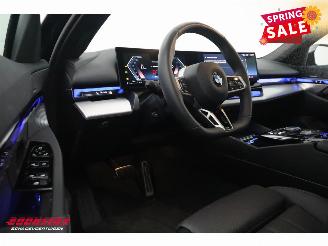 BMW 5-serie Touring 520d M-Sport Pro Pano LED ACC HUD 360° Memory H/K Ventilatie picture 20