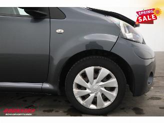 Toyota Aygo 1.0 VVT-i Now 5-DRS Navi Airco 96.456 km! picture 5