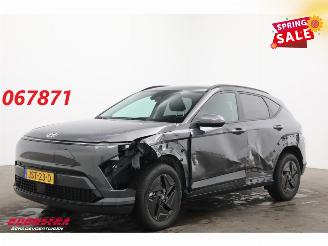 škoda osobní automobily Hyundai Kona Long Range Pure Edition 64.8 kWh LED ACC Apple/Android Camera SHZ LRHZ 502 km!! 2025/12