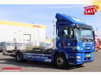 MAN  1820 Electric Full Air BDF 200kWh Dhollandia 175.499 km! picture 2