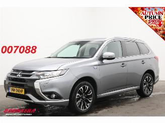 Gebrauchtwagen PKW Mitsubishi Outlander 2.0 PHEV Executive Edition 4X4 Navi Clima Cruise Camera SHZ PDC AHK 2015/12