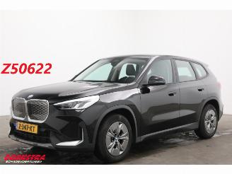Vaurioauto  passenger cars BMW iX1 eDrive20 67 kWh LED Virtual Apple/Android Camera SHZ 2024/5