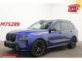 krockskadad bil auto BMW X7 M60i xDrive 6p. Sky Lounge Massage B&W HUD 360° Memory AHK 2022/9