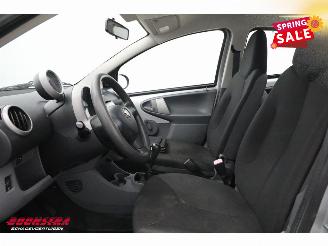 Toyota Aygo 1.0-12V Cool 5-DRS Airco picture 11