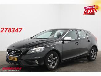 Voiture accidenté Volvo V-40 2.0 D2 Ocean Race R-Design Leder Navi Clima Cruise Camera SHZ AHK 2015/9