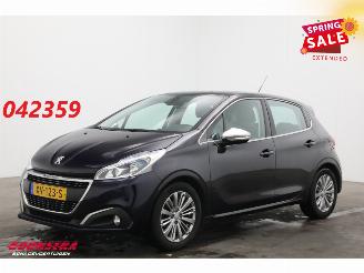 skadebil auto Peugeot 208 1.2 PT BlueLease Allure Navi Clima Cruise PDC Apple/Android 2019/5