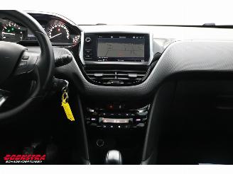 Peugeot 208 1.2 PT Allure Navi Clima Cruise PDC Apple/Android picture 11