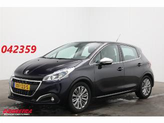 skadebil auto Peugeot 208 1.2 PT BlueLease Allure Navi Clima Cruise PDC Apple/Android 2019/5