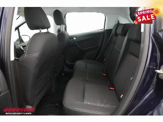 Peugeot 208 1.2 PT BlueLease Allure Navi Clima Cruise PDC Apple/Android picture 12